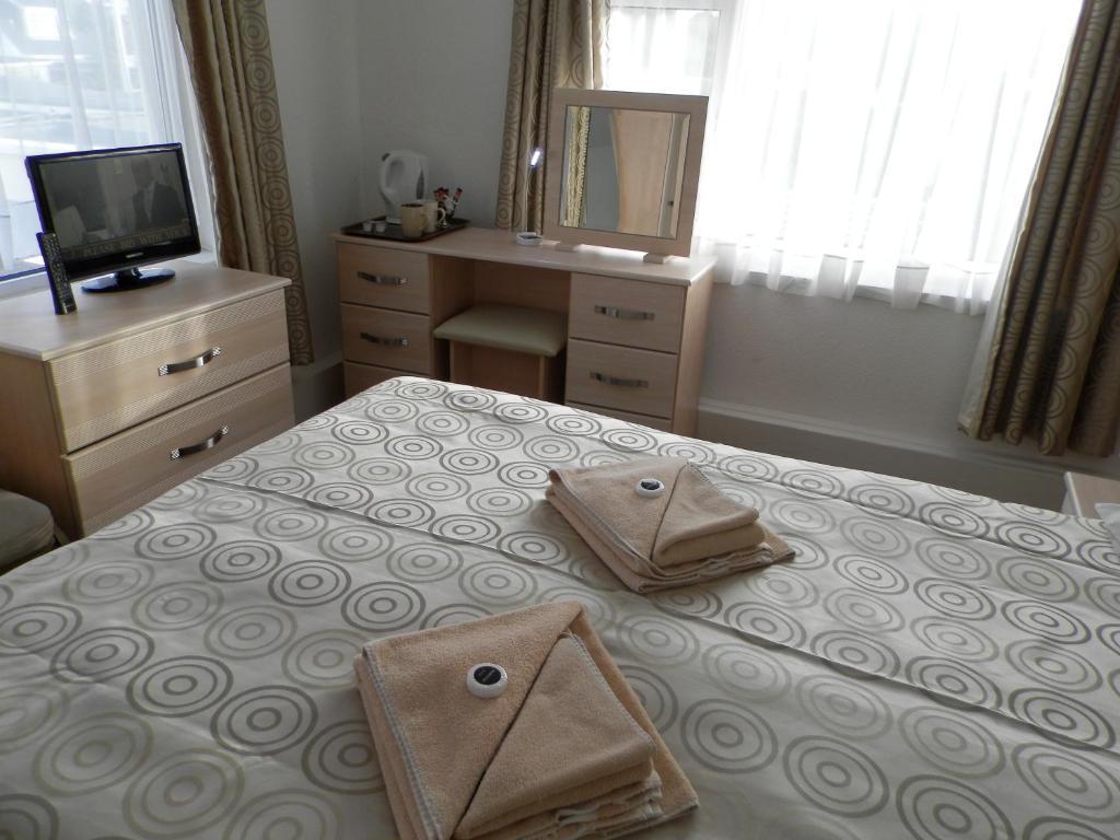Wayside Cheer Hotel Castel ภายนอก รูปภาพ