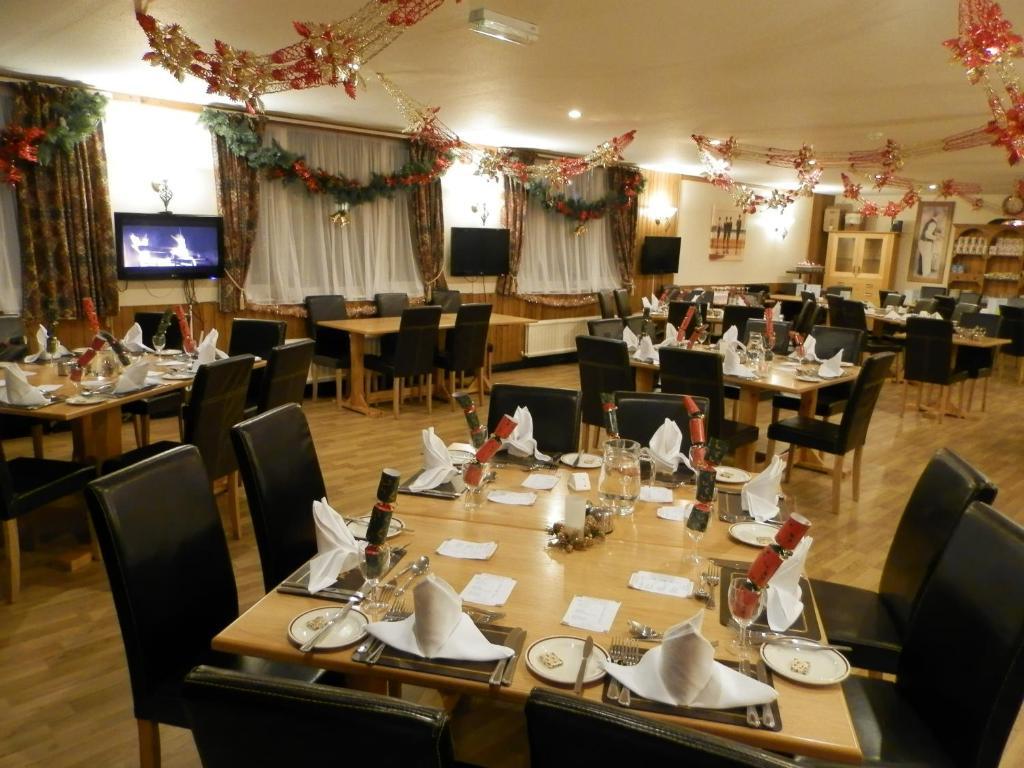 Wayside Cheer Hotel Castel ภายนอก รูปภาพ