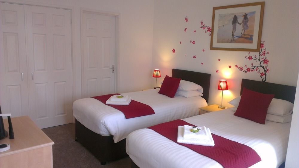 Wayside Cheer Hotel Castel ภายนอก รูปภาพ