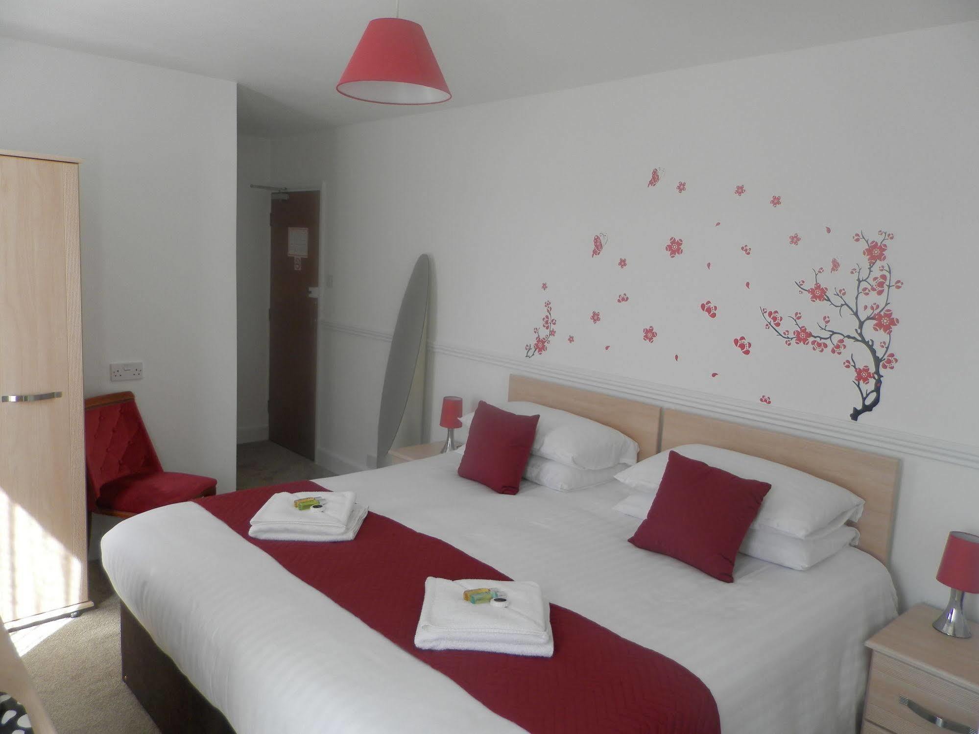 Wayside Cheer Hotel Castel ภายนอก รูปภาพ