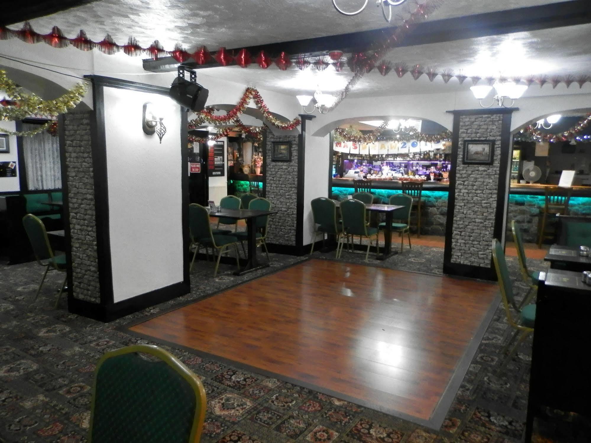 Wayside Cheer Hotel Castel ภายนอก รูปภาพ